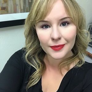 Meet your Posher, Averi